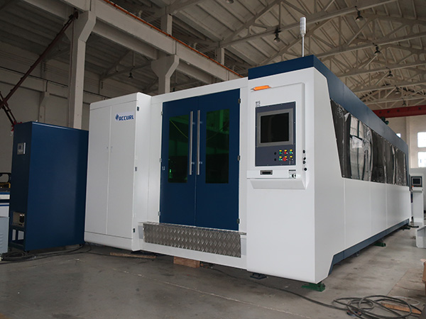 2500w Full Closed Tablet Fiber Laser Sheet Cutting Machine